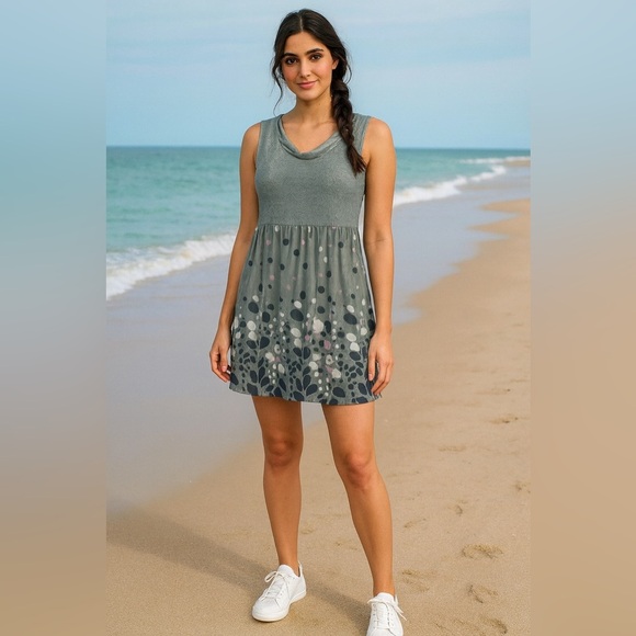 Summer Sleeveless Sundress With Green Lace Top and Floral Bottom Size Large - Picture 1 of 3